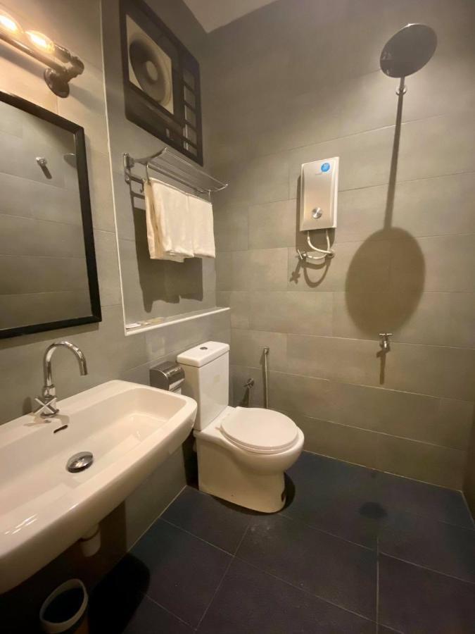 Wan Loong Hotel Pontian Kecil Kültér fotó